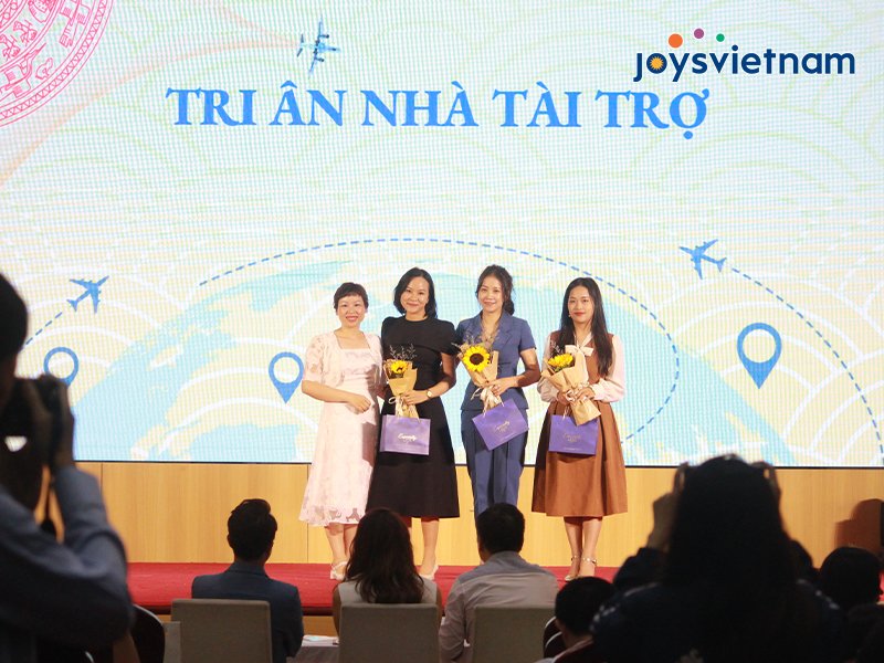 Joys Việt Nam tài trợ học bổng trị giá hàng chục triệu đồng cho sinh viên nghèo vượt khó-2