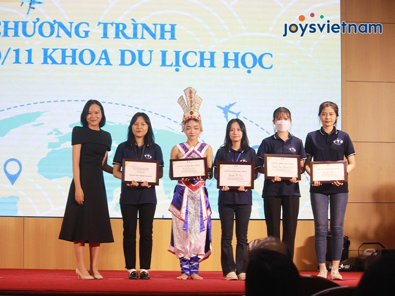 Joys Việt Nam tài trợ học bổng trị giá hàng chục triệu đồng cho sinh viên nghèo vượt khó-5