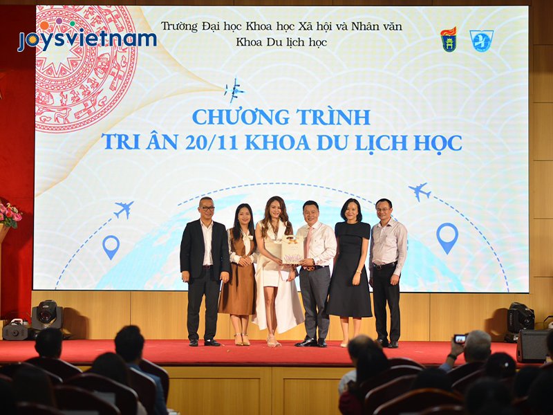 Joys Việt Nam tài trợ học bổng trị giá hàng chục triệu đồng cho sinh viên nghèo vượt khó-1