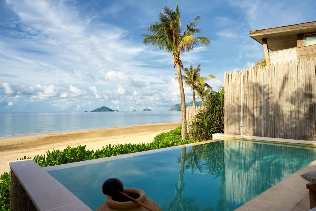Ocean Front Deluxe Pool Villa